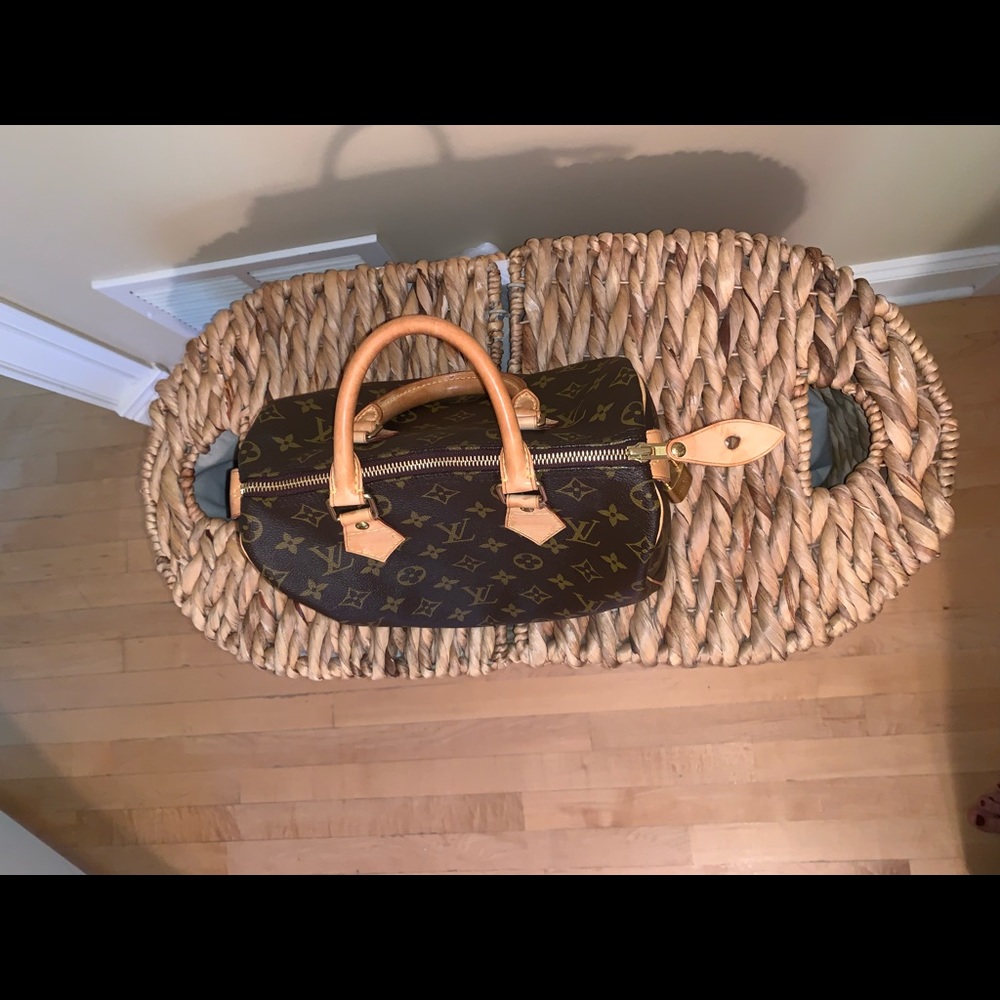 Authentic Louis Vuitton Monogram Speedy 25